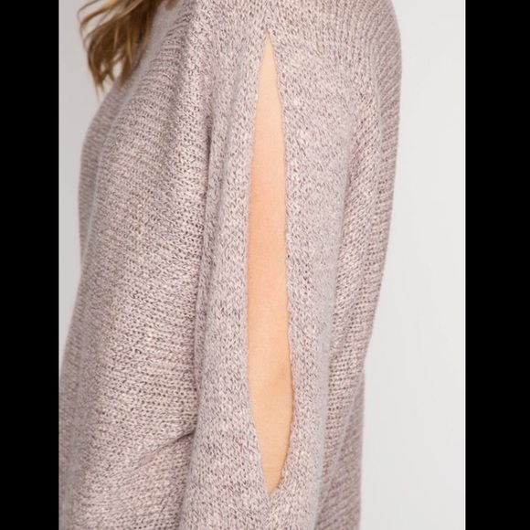 Grey 3/4 Open Sleeve Sweater. - Picture 3 of 6